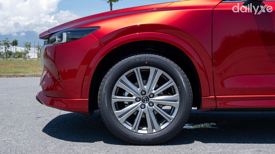 Mâm xe Mazda CX-5 2.5L Signature Sport nổi bật nét mạnh mẽ