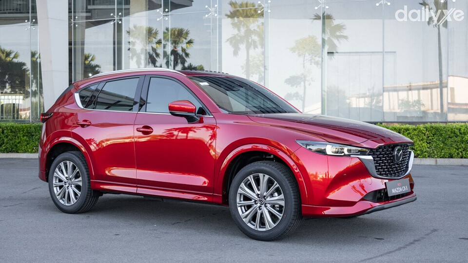 Mazda CX-5 2.5L Signature Sport với vẻ ngoài bề thế không kém phần sang trọng