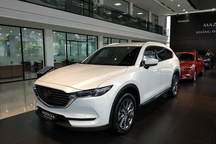 CX-8 có dáng vẻ cao to và lịch lãm mang đậm phong cách thể thao CX-8 có dáng vẻ cao to và lịch lãm mang đậm phong cách thể thao
