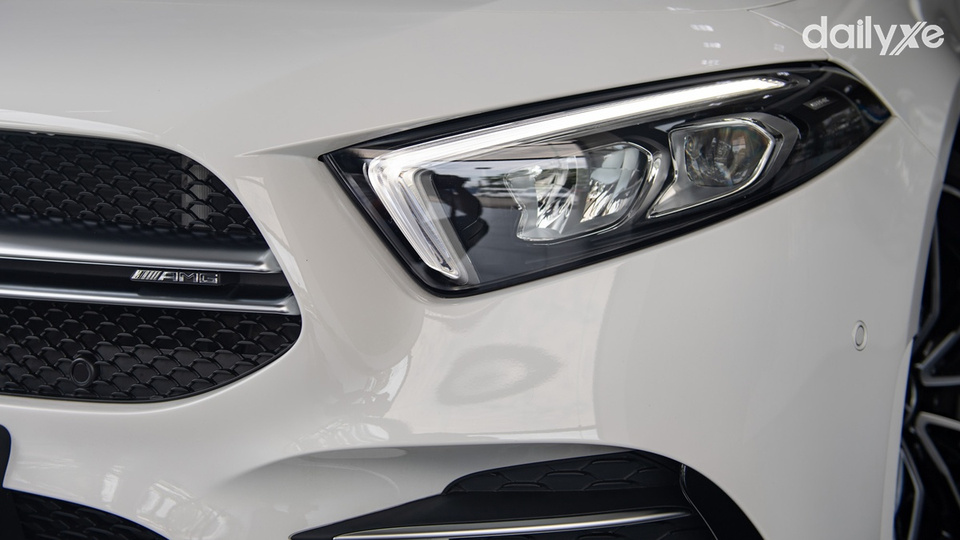 Cụm đèn chiếu sáng ứng dụng công nghệ mới