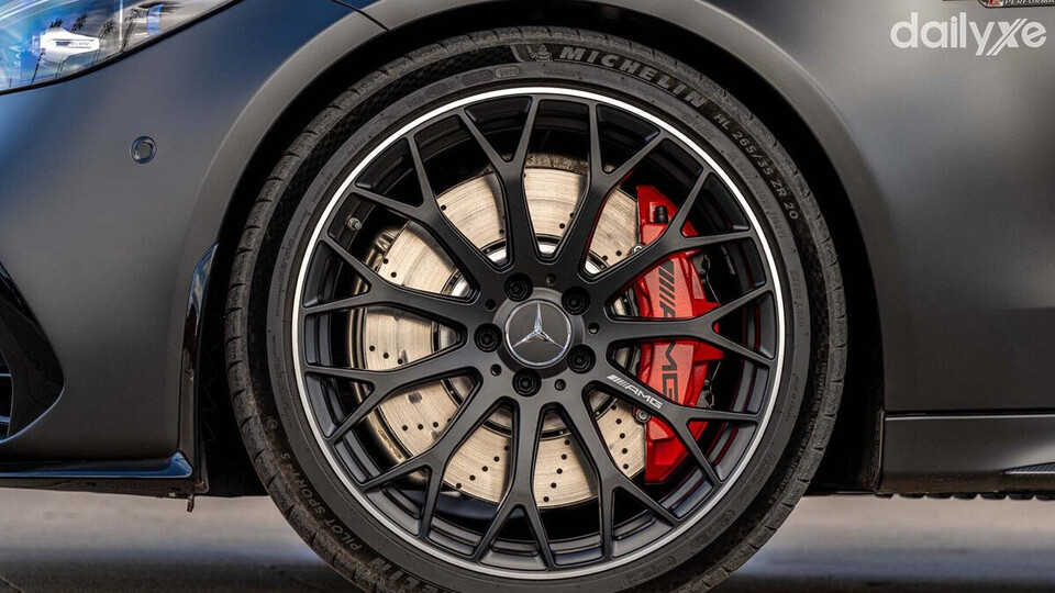 Lazang E Performance có kích thước 20 inch