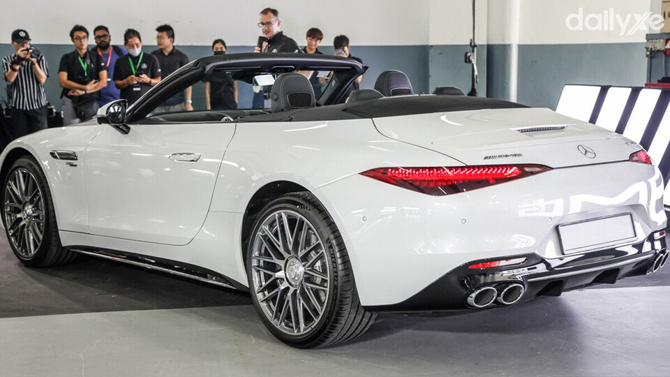 Thân xe đường cong mềm mại