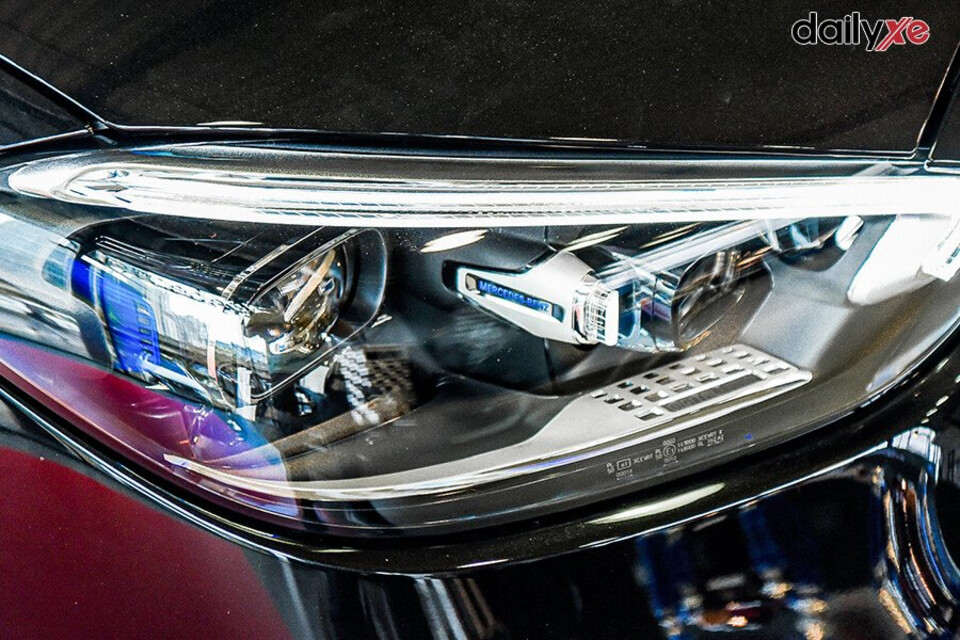 Cụm đèn trước LED