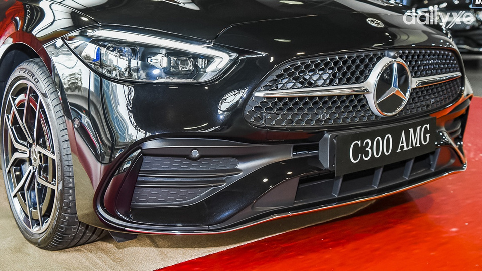 Cản trước sơn đen thể thao, năng động