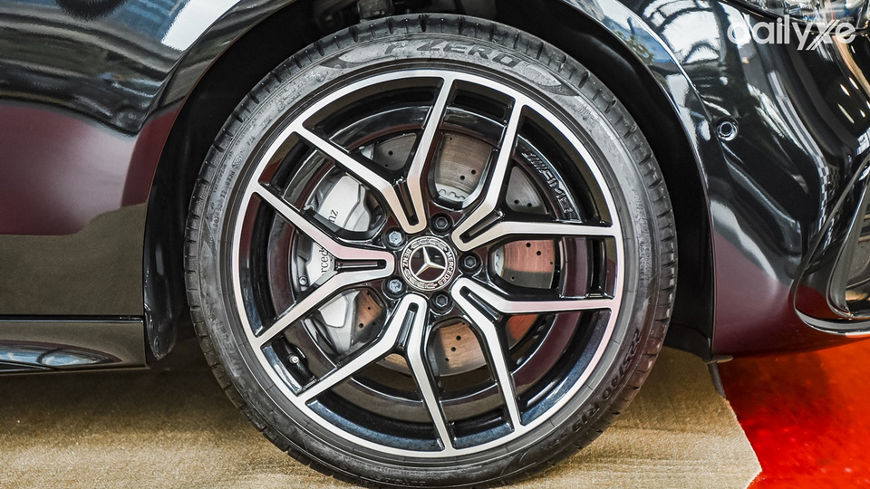 Lazang đa chấu thu hút ánh nhìn khi chuyển động