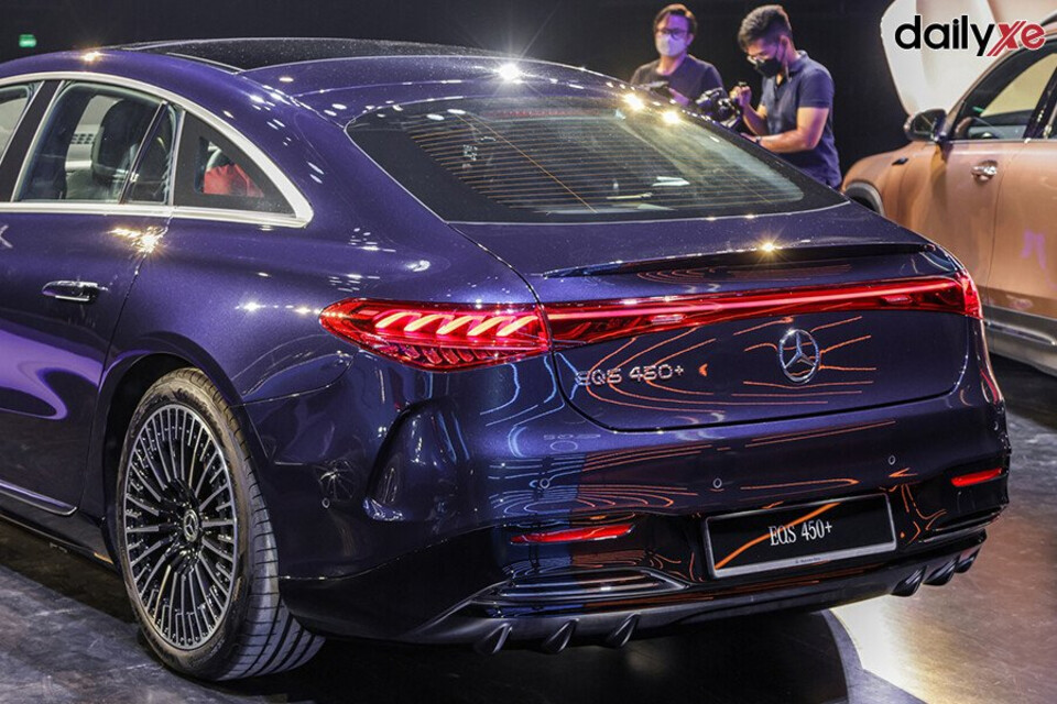 Thân xe thiết kế mang đậm phong cách Coupe