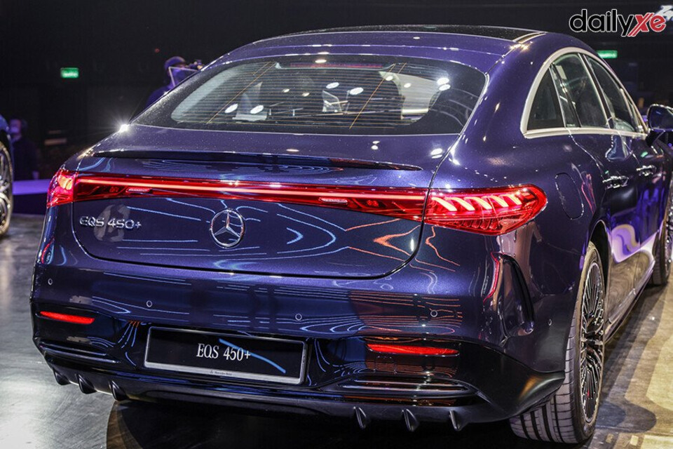 Đuôi xe vẫn giữ thiết kế theo phong cách thể thao, sang chảnh đi cùng cụm đèn LED