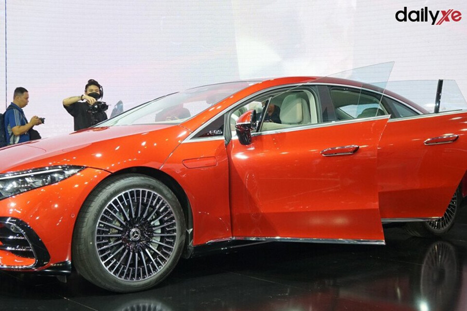 La-zăng đa chấu kích thước 21 inch với thiết kế lạ mắt