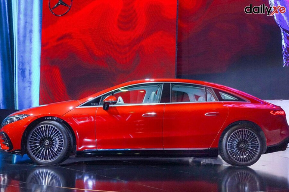 Phần đuôi xe vẫn giữ thiết kế theo phong cách thể thao