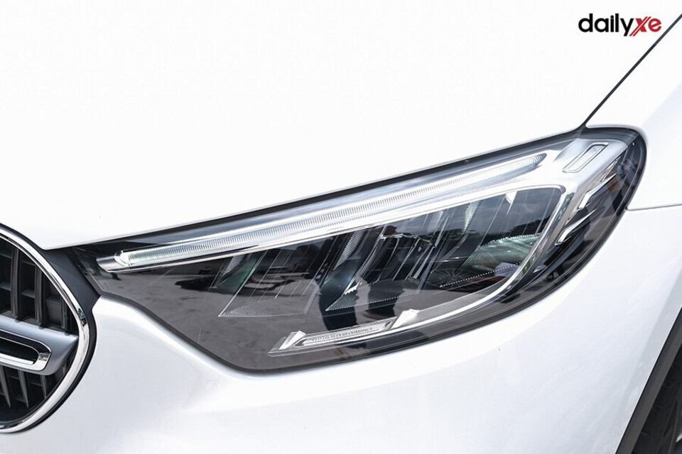 Cụm đèn pha LED thiết kế hiện đại sắc nét