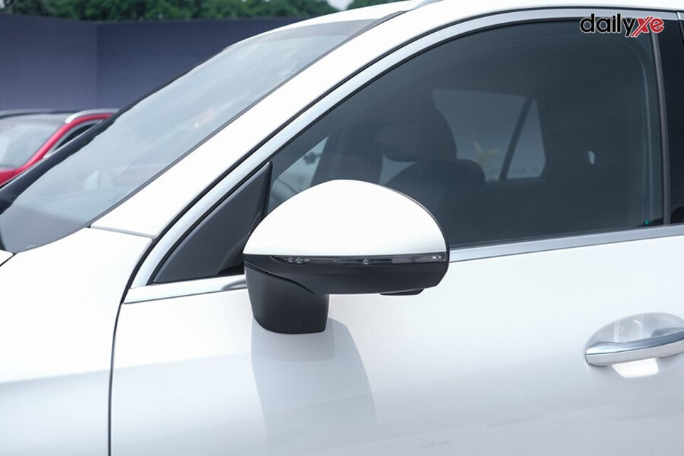 Gương chiếu hậu tích hợp đèn rẽ báo