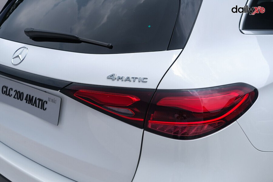 Cụm đèn hậu LED thiết kế tỉ mỉ