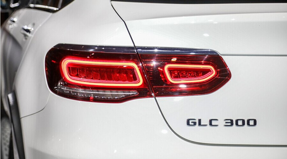 Thiết kế cụm đèn hậu LED dạng Full LED hiện đại Thiết kế cụm đèn hậu LED dạng Full LED hiện đại