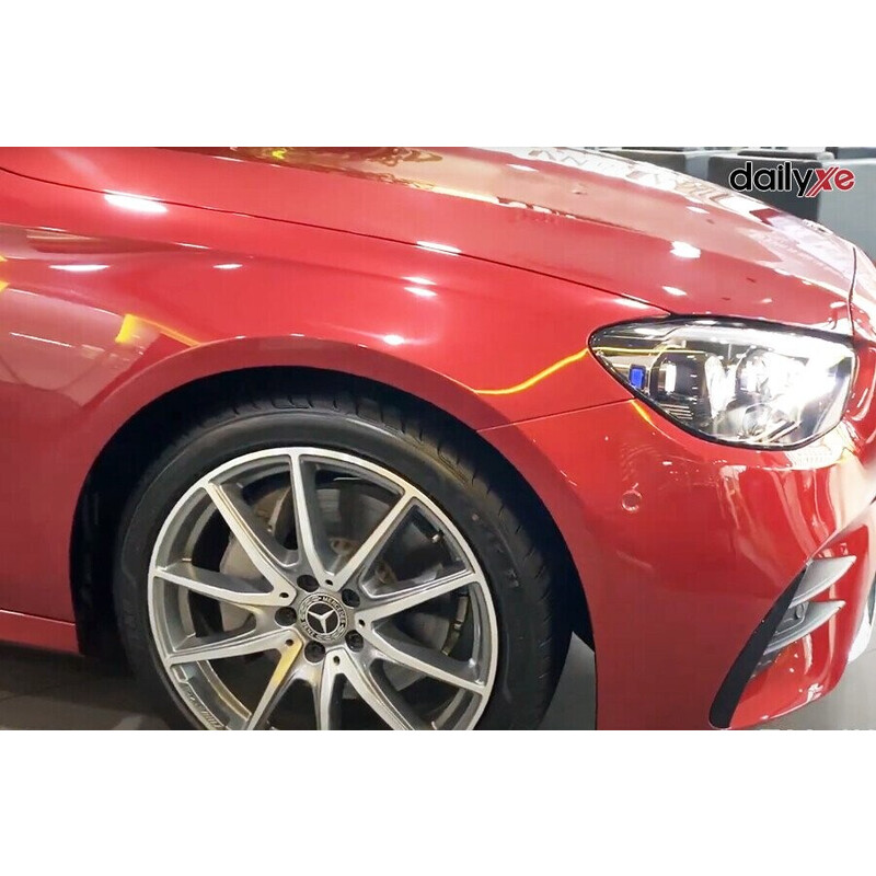 Xe được trang bị mâm kích thước 19 inch dạng sao kép Xe được trang bị mâm kích thước 19 inch dạng sao kép