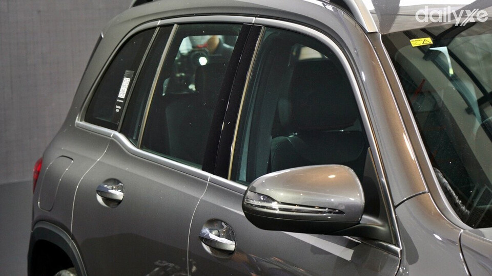 Gương chiếu hậu gập chỉnh điện