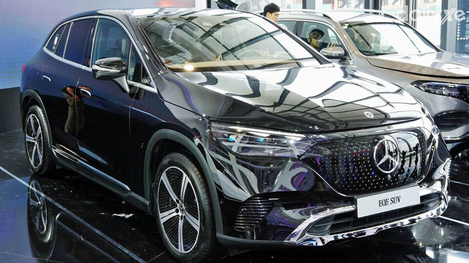 Mẫu xe đường nét thiết kế đầy mạnh mẽ, các tính năng công nghệ đầy tiên tiến