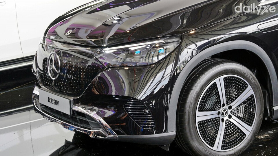 Cụm đèn chiếu sáng liên kết với nhau thành một dải thống nhất