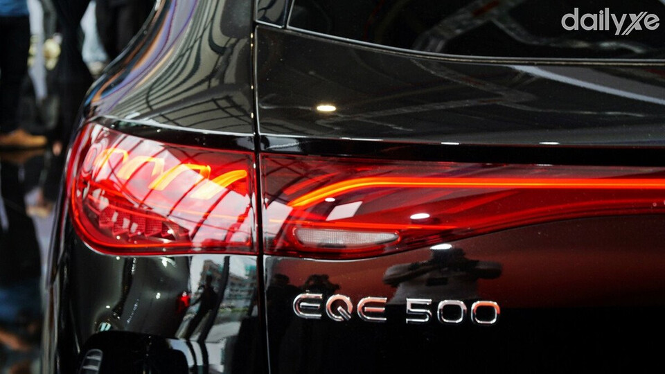 Cụm đèn hậu LED thiết kế liền mạch