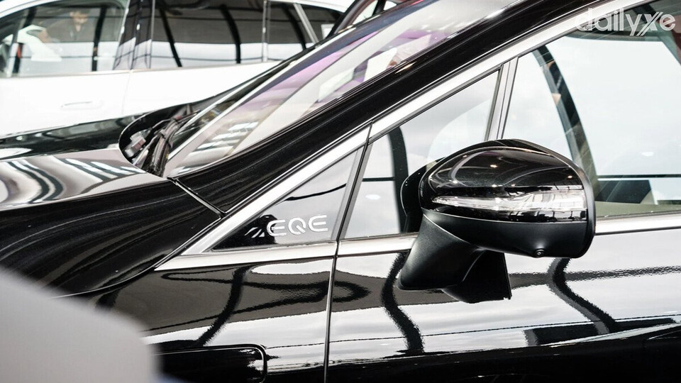 Gương chiếu hậu tích hợp đèn báo rẽ