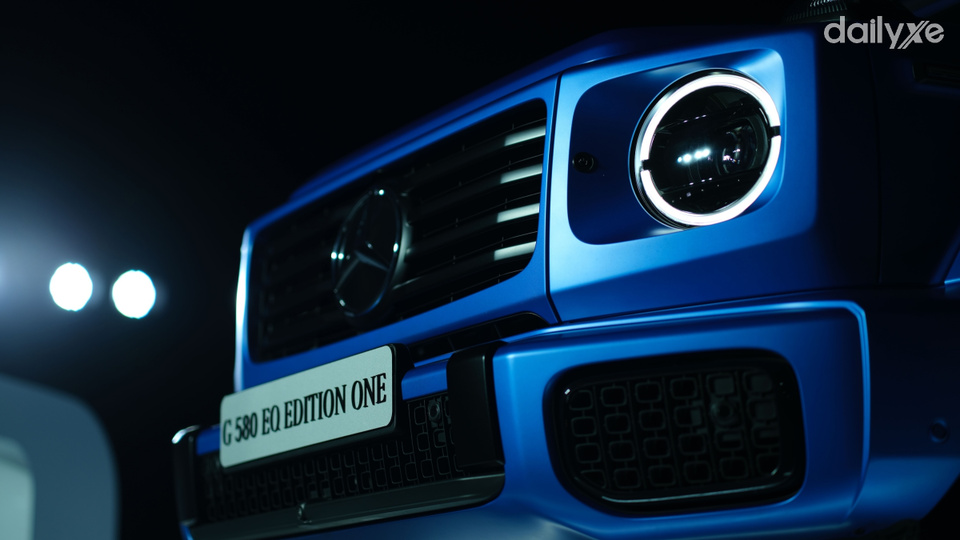 Hai bên hốc gió đặt thấp, sơn đen cá tính