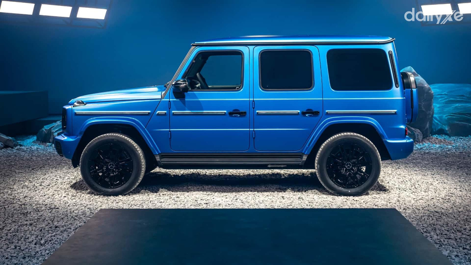 Thân xe cao ráo và vững chãi