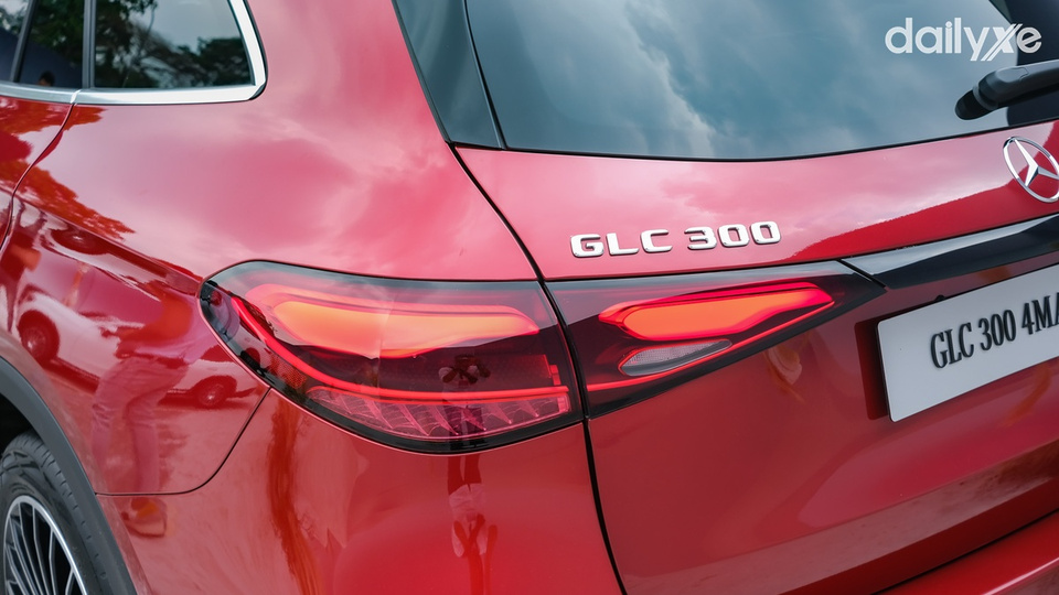 Trang bị đèn hậu LED