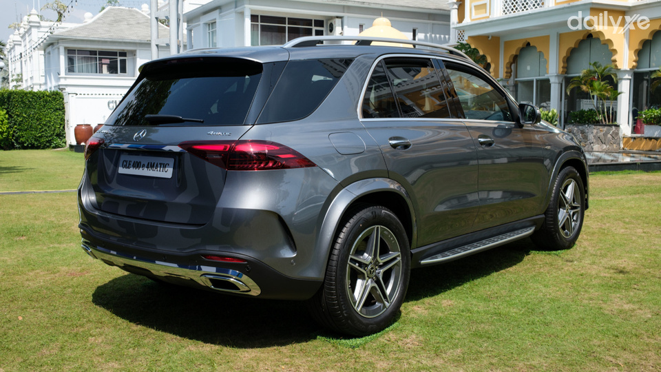 Đuôi xe Mercedes GLE với dáng vẻ khỏe khoắn đặc trưng