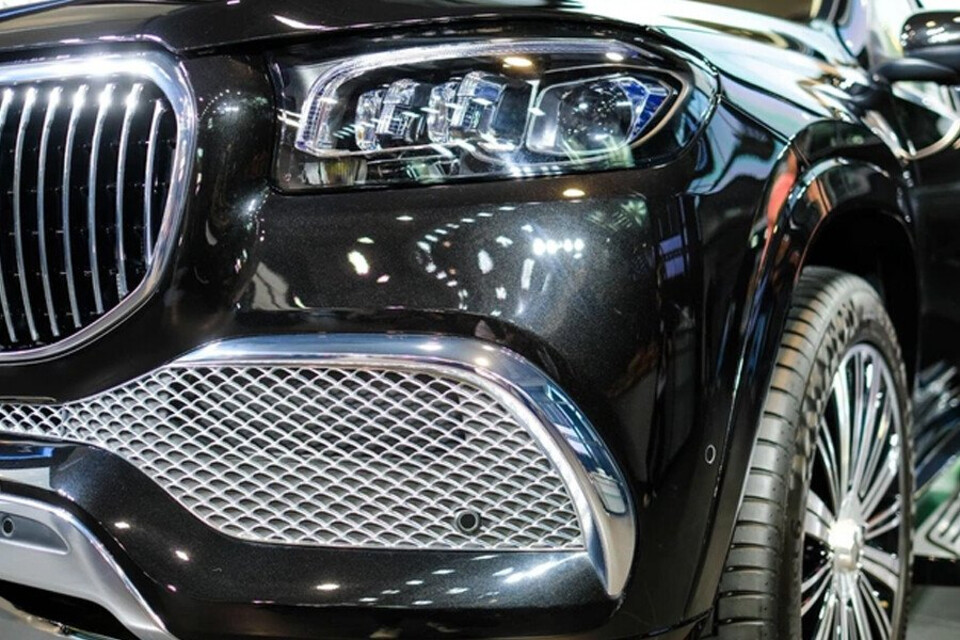 Thiết kế lưới tản nhiệt mạnh mẽ kết hợp cụm đèn hậu LED