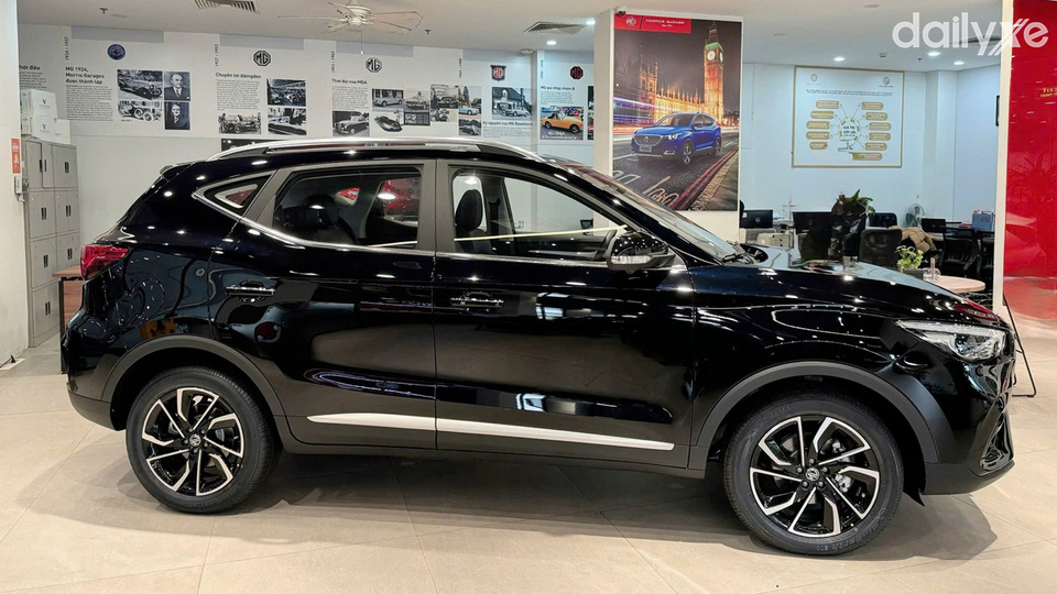 Thân xe thanh thoát nhờ chiều dài tổng thể lớn hơn nhiều mẫu SUV trong cùng phân khúc