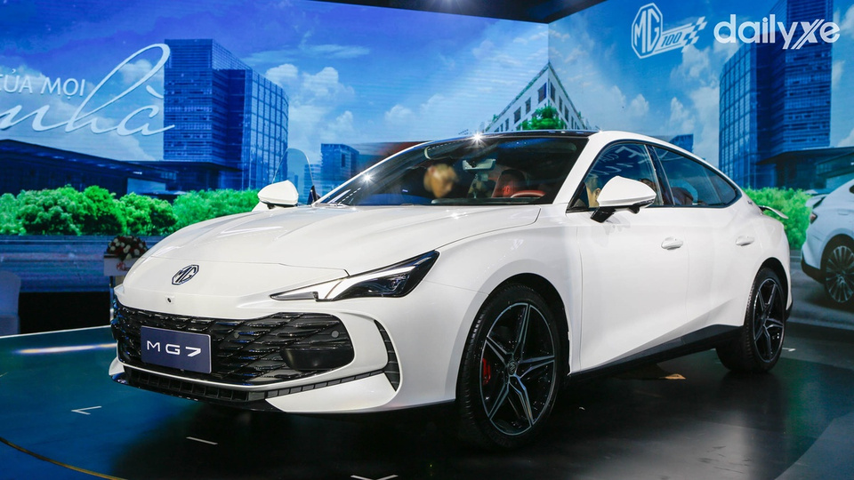Mẫu sedan hạng D đầy phong cách