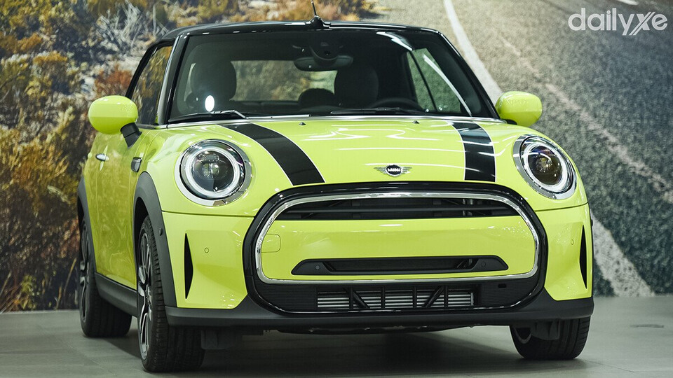 MINI Convertible có kích thước nhỏ gọn dễ dàng di chuyển