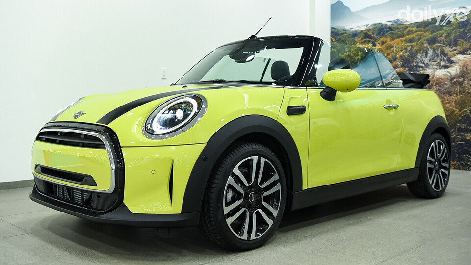 MINI Convertible là mẫu xe mui trần nhỏ gọn, thể thao