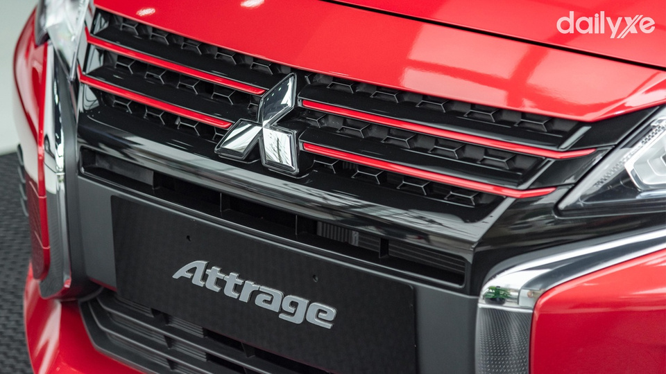 Thiết kế lưới tản nhiệt gồm 2 thanh ngang tạo dáng cứng cáp