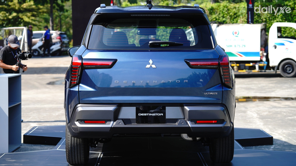 Đuôi xe thiết kế hầm hố