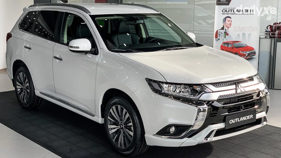 Mitsubishi ra mắt Outlander thế hệ thiết kế thể thao