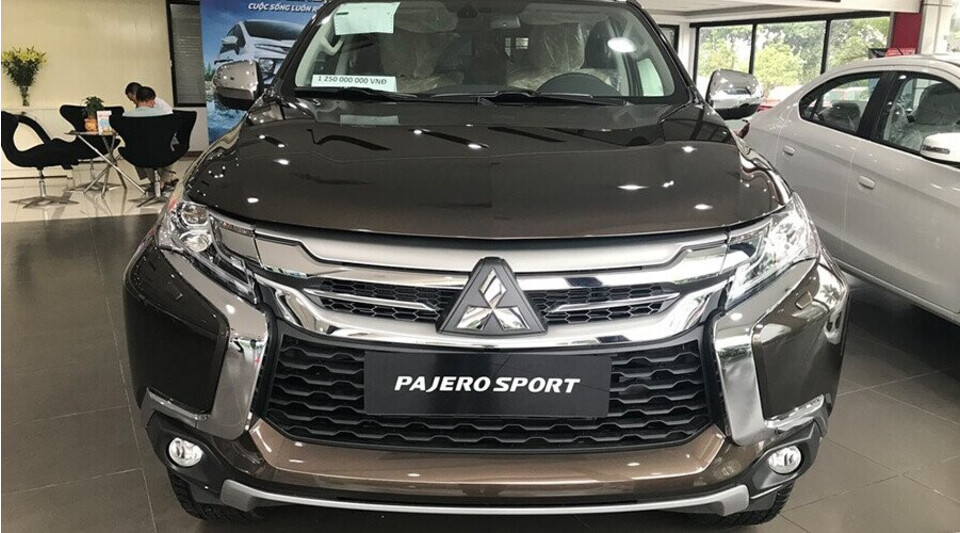 Đầu xe Pajero Spor thiết mạnh mẽ Đầu xe Pajero Spor thiết mạnh mẽ