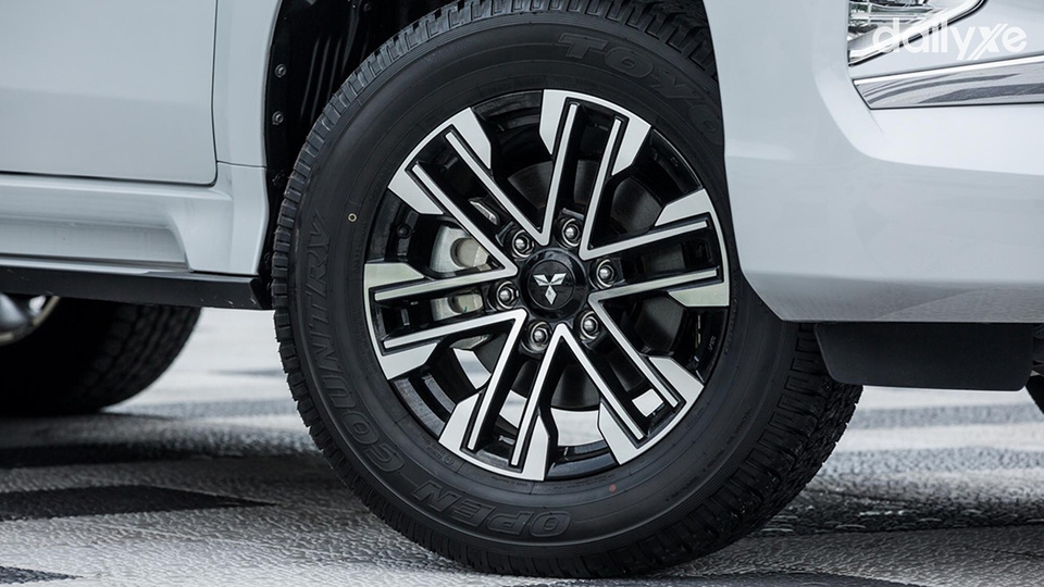 Mâm xe New Mitsubishi Pajero Sport hợp kim 18 inch