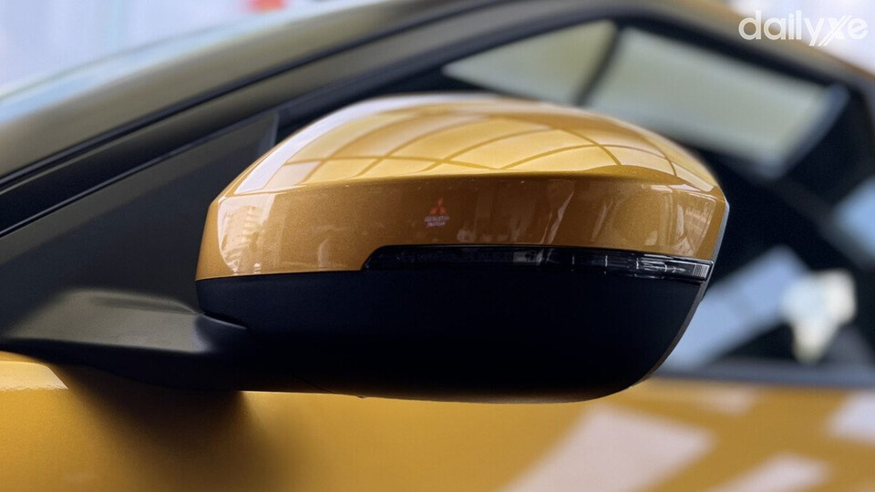 Gương chiếu hậu tích hợp nhiều chức năng tiện dụng