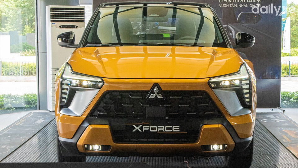 GLX năng động và khỏe khoắn với các đường gân dập nổi kéo dài