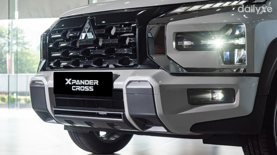New Mitsubishi Xpander trang bị cụm đèn chiếu sáng trước dạng LED T-Shape