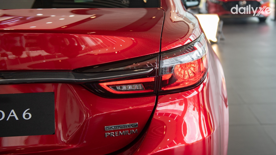 Đèn hậu Mazda 6 dạng LED biểu tượng