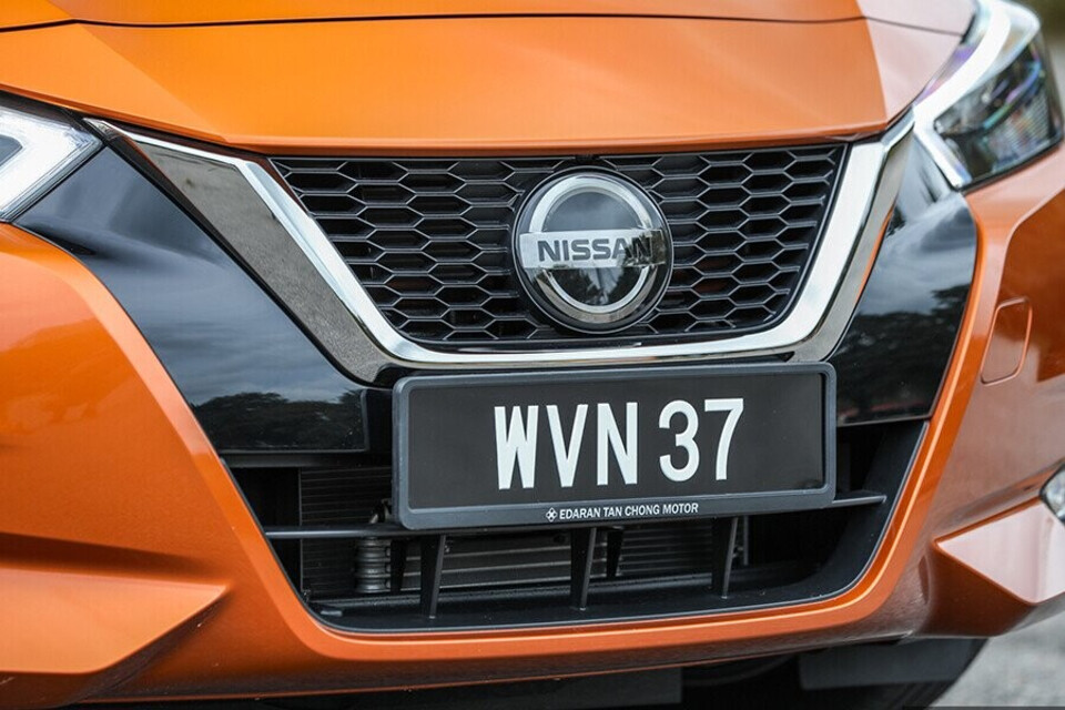 Đầu xe nổi bật với lưới tản nhiệt V-Motion Đầu xe nổi bật với lưới tản nhiệt V-Motion