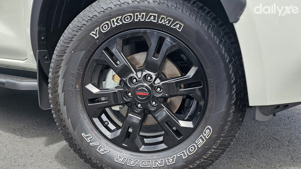 Bánh xe loại địa hình hoạt động vượt trội