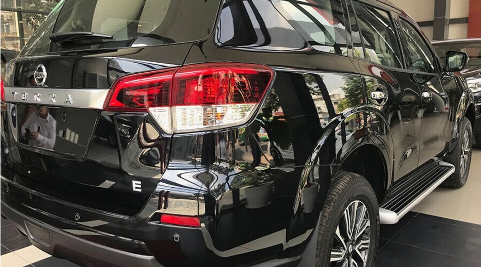 Nissan Terra có thiết kế đuôi xe vô cùng mạnh mẽ