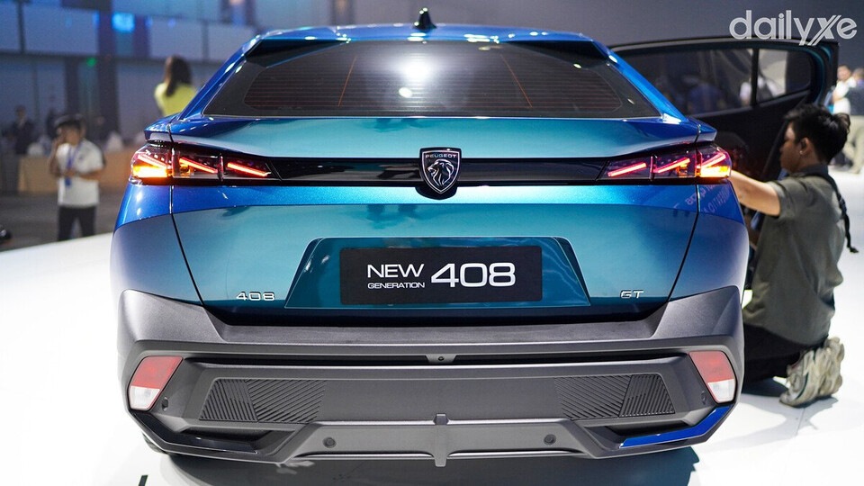 Đuôi xe xe thiết kế hài hòa cân đối