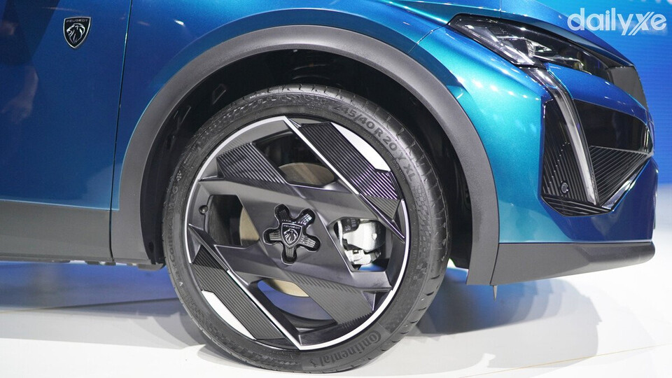 Xe có lazang 18 inch và 20 inch ở ba phiên bản