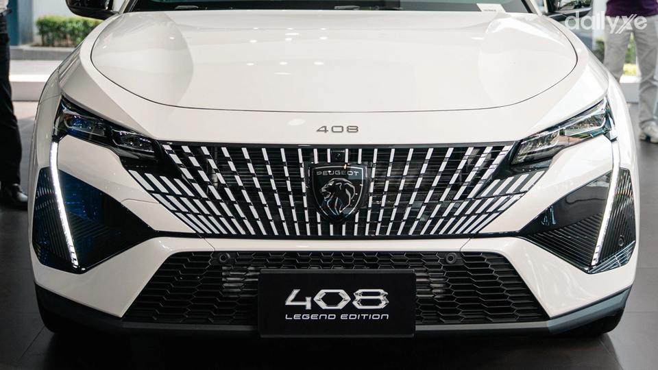 Lưới tản nhiệt của Peugeot 408 mang đến vẻ đẹp ấn tượng