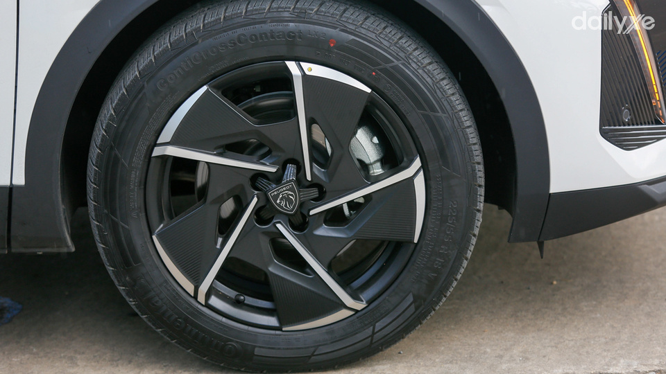 Lazang 18 inch tạo hình phay xước ấn tượng