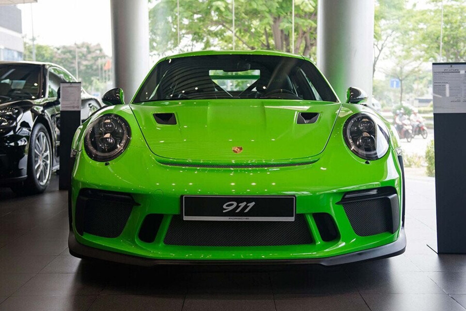 GT2 RS có đầu xe cuốn hút GT2 RS có đầu xe cuốn hút