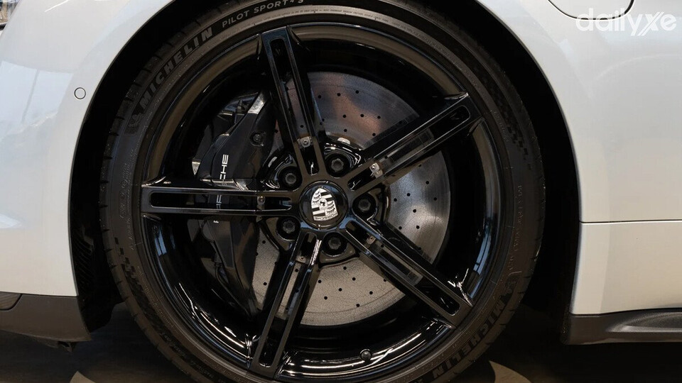 Lazang đa chấu thu hút mọi ánh nhìn khi chuyển động